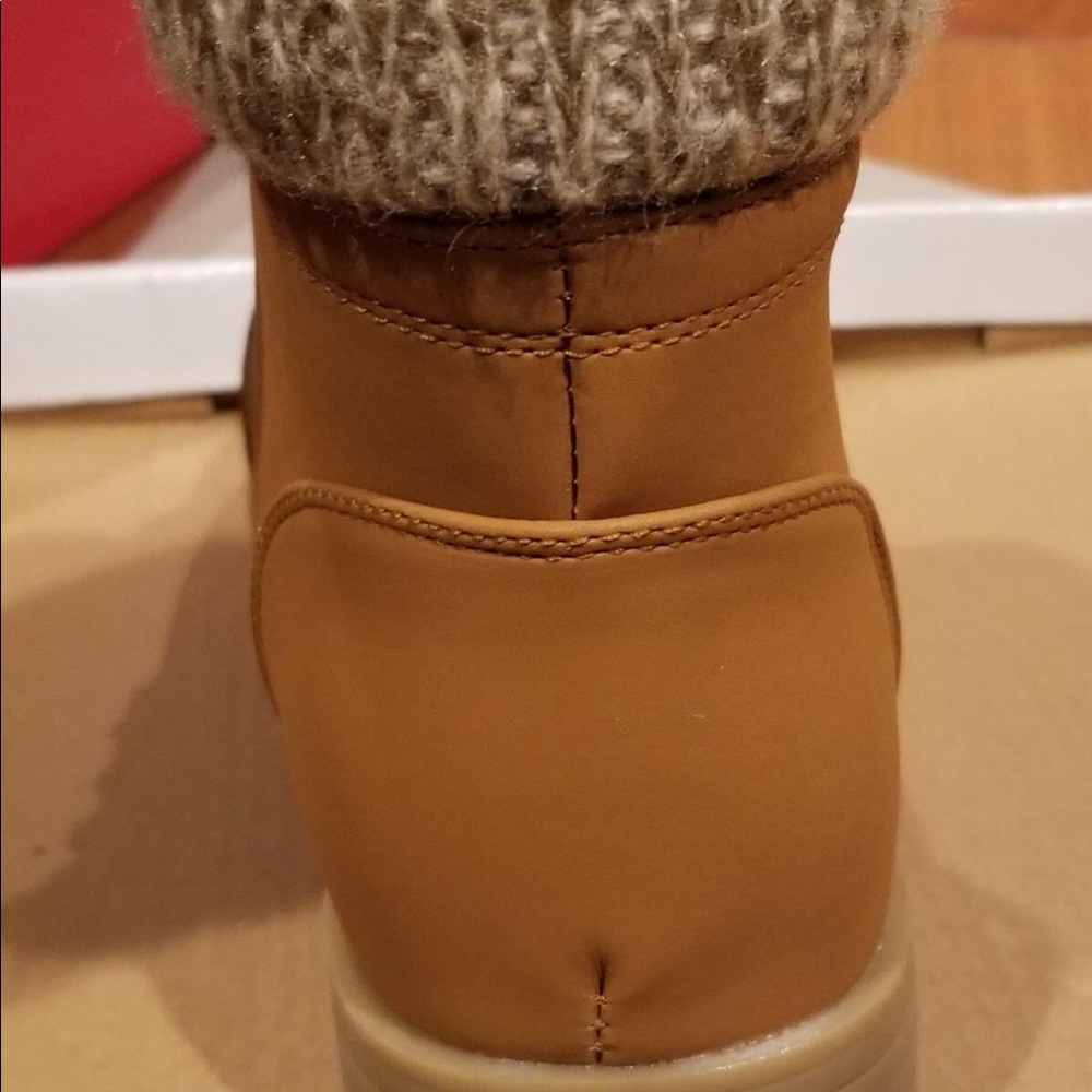 Boots new ⭐️⭐️⭐️⭐️FLASH SALE⭐️⭐️⭐️ - Picture 3 of 10